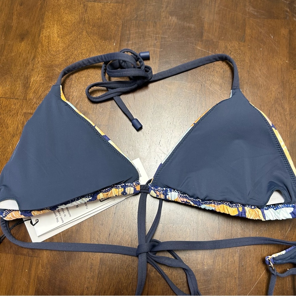 NWT Monte and Lou Paraiso Navy Blue and Orange
Floral String Bikini Set Size 6 - Picture 9 of 16